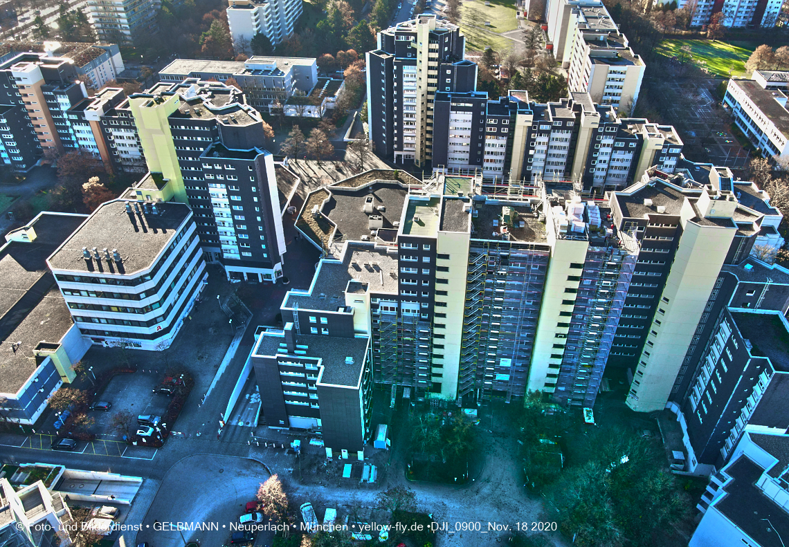 18.11.2020 - Marx-Zentrum und Wohnanalge Karl-Marx-Ring 52-62 in Neuperlach